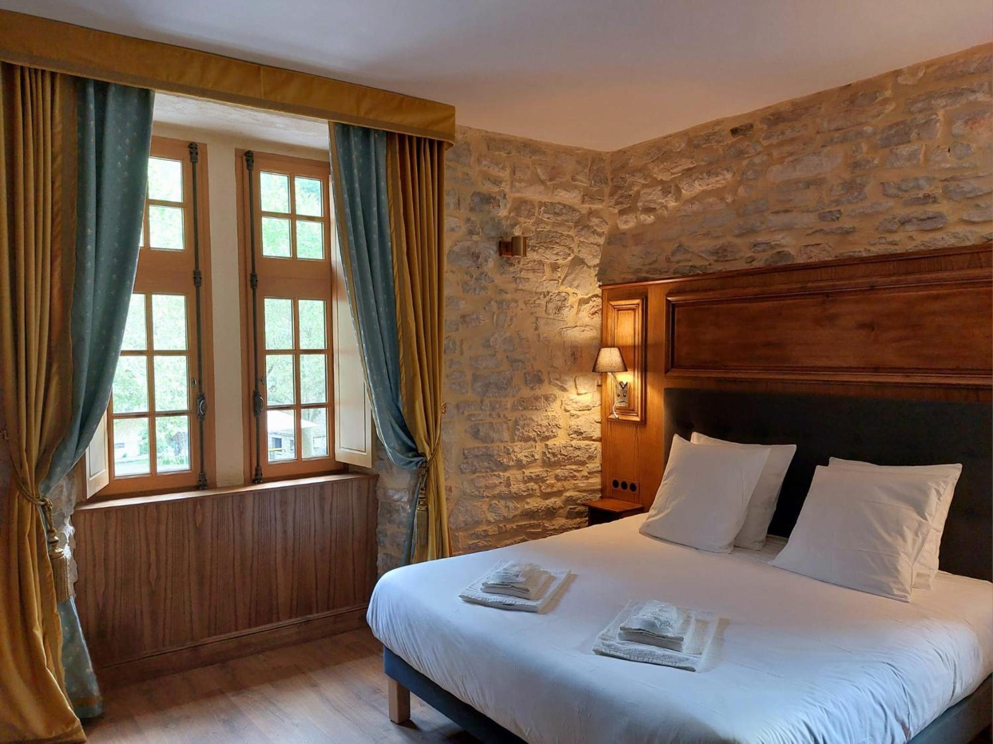 Hotel-Restaurant Le Manoir De Montesquiou La Malène Buitenkant foto