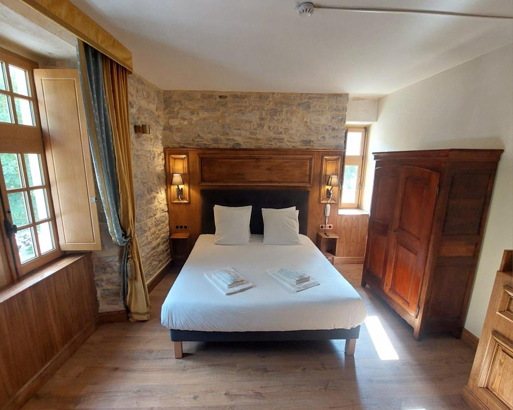Hotel-Restaurant Le Manoir De Montesquiou La Malène Buitenkant foto